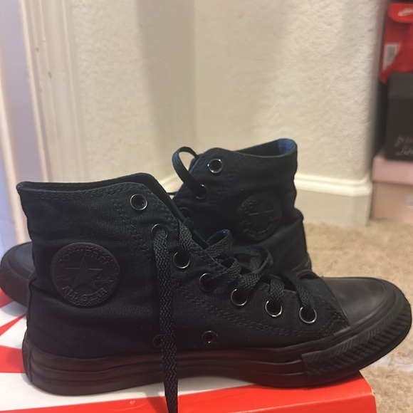 Black on black converse high top, Size 6 women’s - Picture 2 of 2